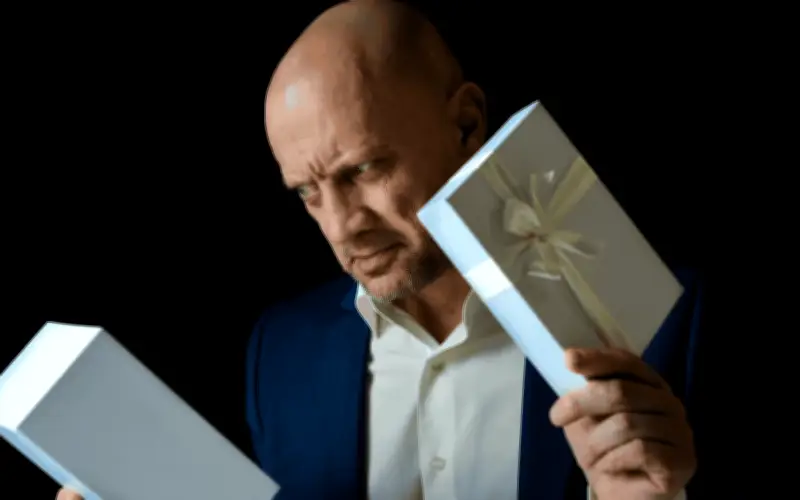 10 Regalos que Nunca Debes Darle a un Hombre: Evita la Incomodidad