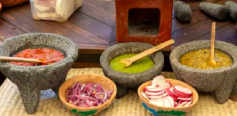 3 Salsas de Molcajete Esenciales para tu Cocina Mexicana