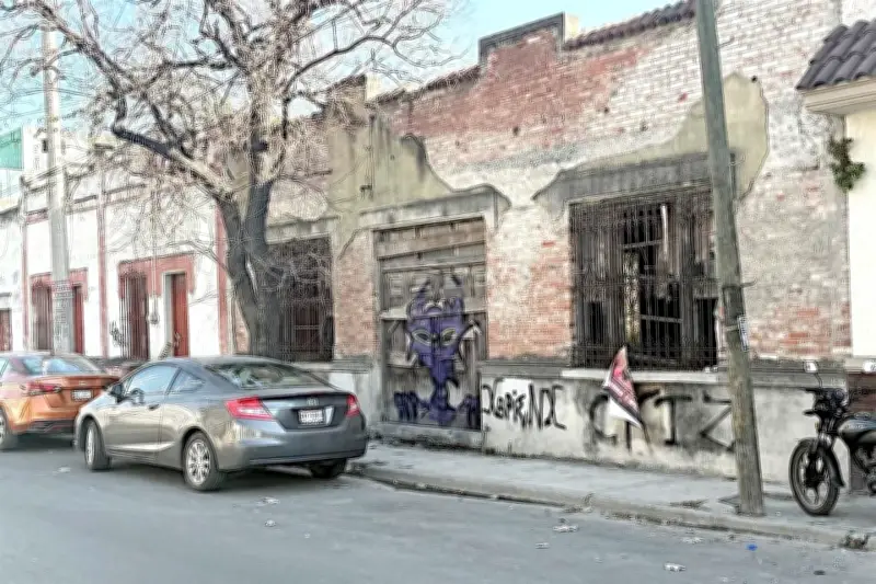 A cuatro meses del Mundial, el Centro de la Ciudad de México luce descuidado y con obras inconclusas