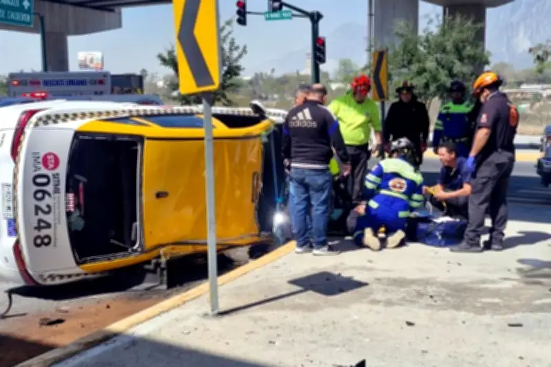 Accidente de motocicleta en Monterrey deja un lesionado tras colisión lateral