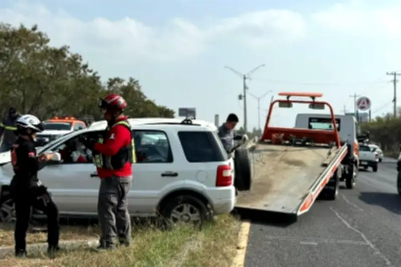 Accidente vial en carretera nacional deja dos lesionados tras volcadura