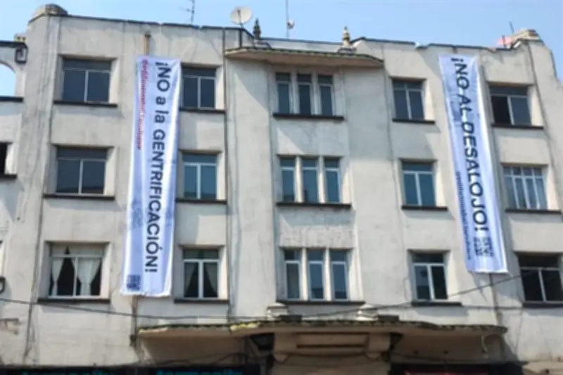 Acusan desalojo irregular del Edificio Isabel en Tacubaya, CDMX