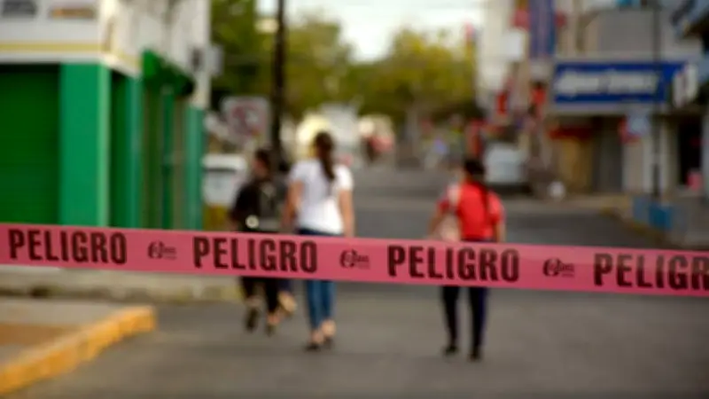 Adolescente confiesa doble parricidio en Toluca y se entrega a la policía