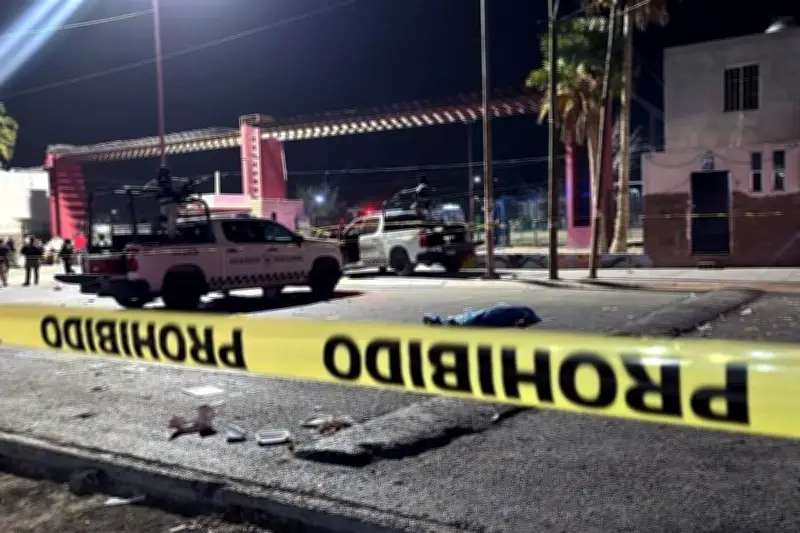 Adolescente es asesinado en mercado rodante de la Ciudad de México