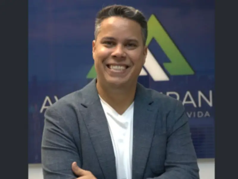 Adrián Chirinos: El liderazgo corporativo como sistema enseñable en empresas