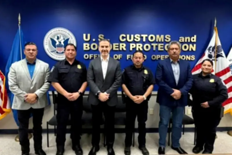 Adrián de la Garza Recorre el Puerto Comercial de Laredo en Visita de Inspección