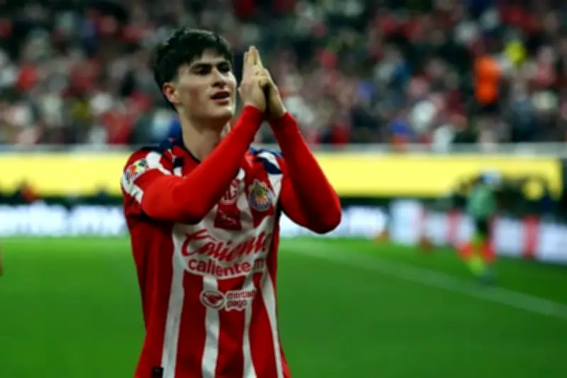 Afición pide a 'La Hormiga' como delantero del Tri para el Mundial