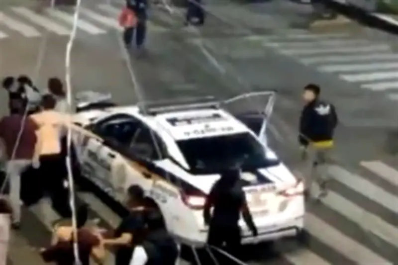 Agreden a Policía de la Ciudad de México en Ataque Colectivo en la Calle