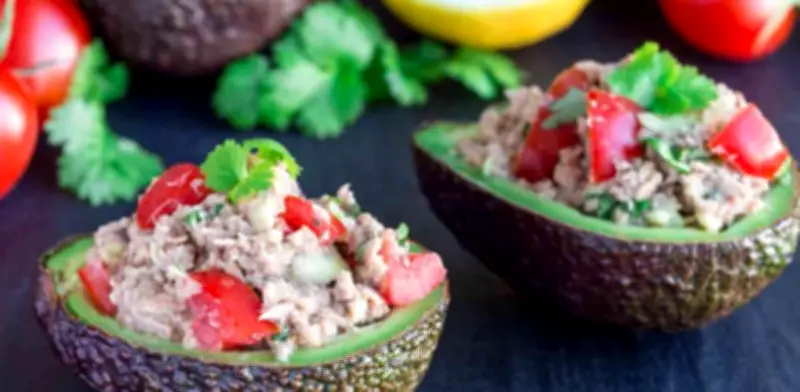 Aguacates Rellenos de Atún: La Receta Saludable que Debes Probar Hoy