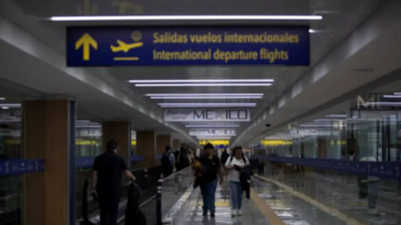 AICM reporta 58 cancelaciones tras muerte del 'Mencho', pero afirma operación normal