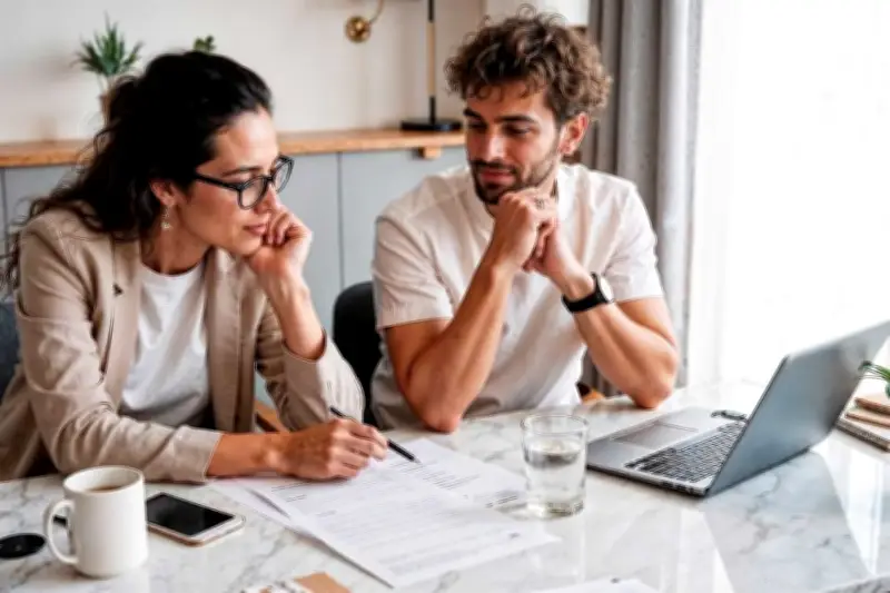 Al comprar casa juntos, hagan su plan financiero: consejos clave para parejas