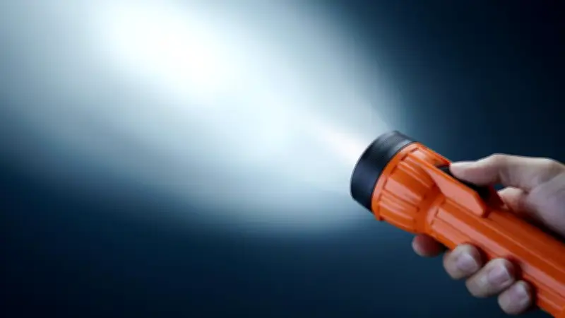 Alarma en Guanajuato: Individuos con Lámparas Intentan Detener Autos en Carretera Irapuato-León