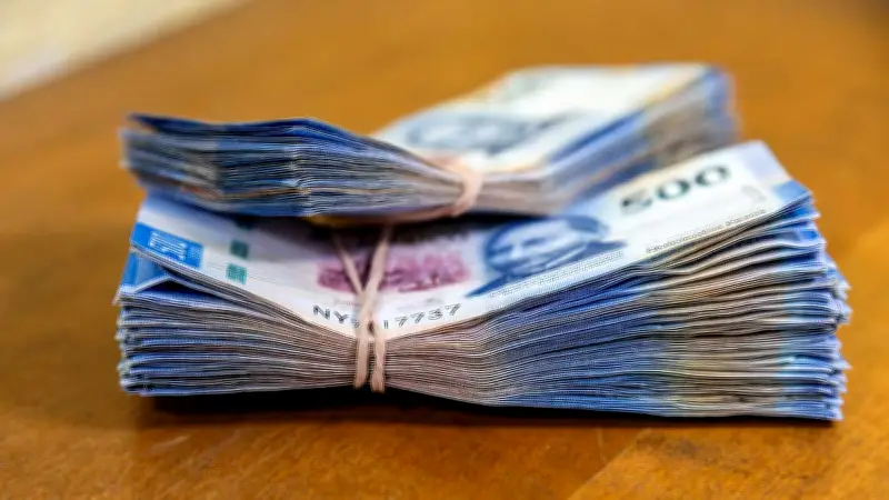 Alcalde de Chignahuapan exhibido con aparente fajo de billetes en video; él lo niega