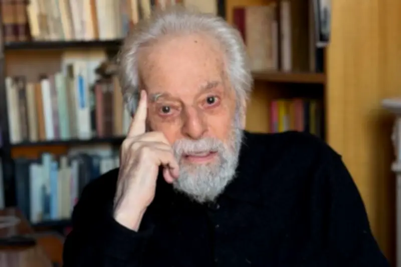 Alejandro Jodorowsky celebra 97 años con nuevo libro sobre su carrera