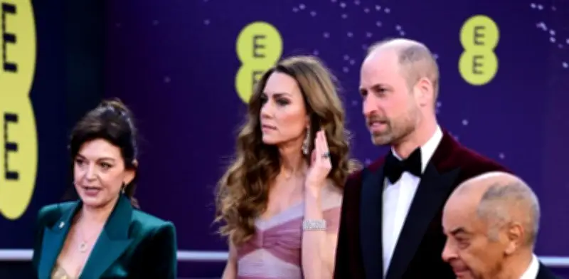 Alfombra Roja BAFTA 2026: Los Looks Más Elegantes y la Batalla por los Premios