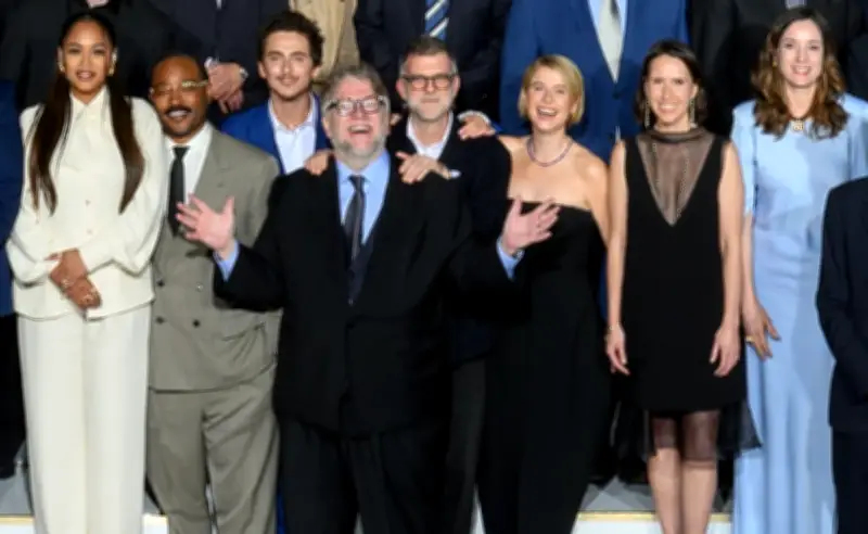 Almuerzo de Nominados al Oscar 2026: Regreso con Estrellas y Simbolismo