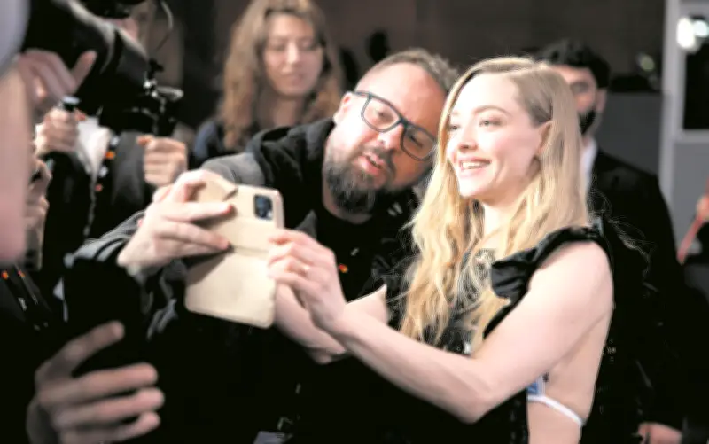 Amanda Seyfried impulsa el cine femenino en la Berlinale con 'The Testament of Ann Lee'