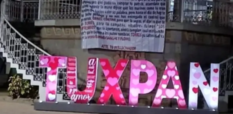 Amenazan con lonas al alcalde y jefe policial de Tuxpan, Veracruz