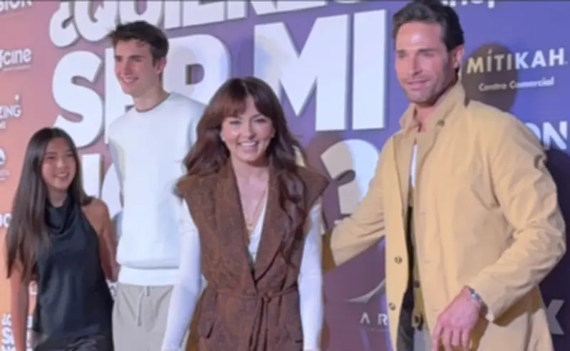 Angelique Boyer y Sebastián Rulli celebran el amor familiar en alfombra roja