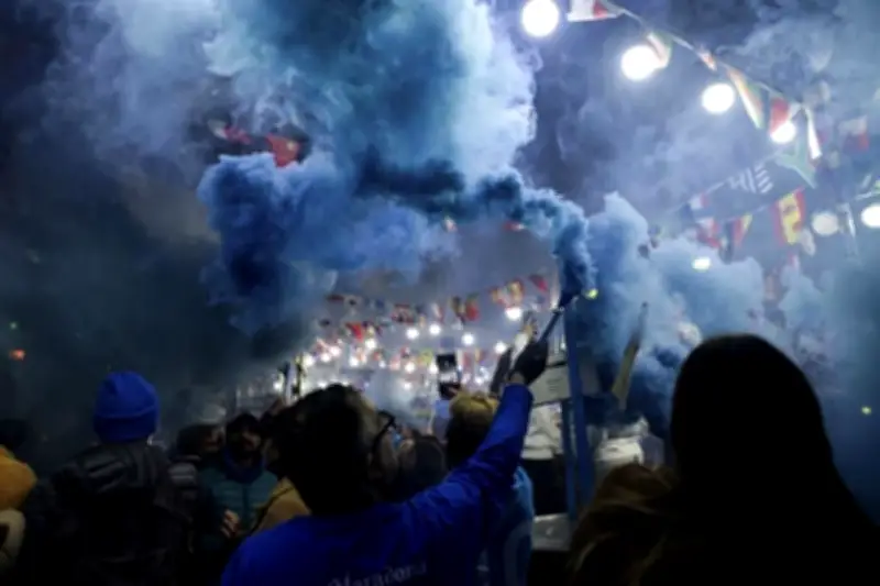 Apuñalan a aficionado del Nápoles en México por confundir gritos con la televisión