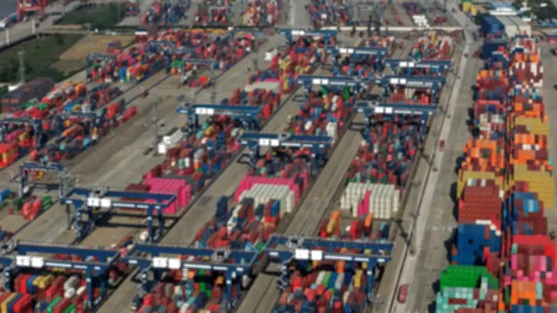 Aranceles de Trump Entran en Vigor Pese a Revés de la Corte Suprema de EE. UU.