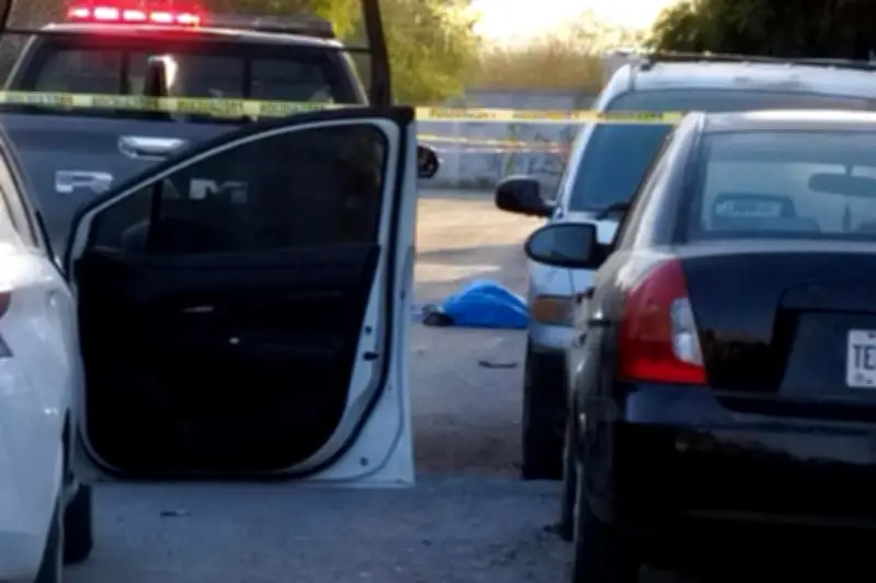 Asesinan a joven en ataque de dos pistoleros en motocicleta en Nuevo León