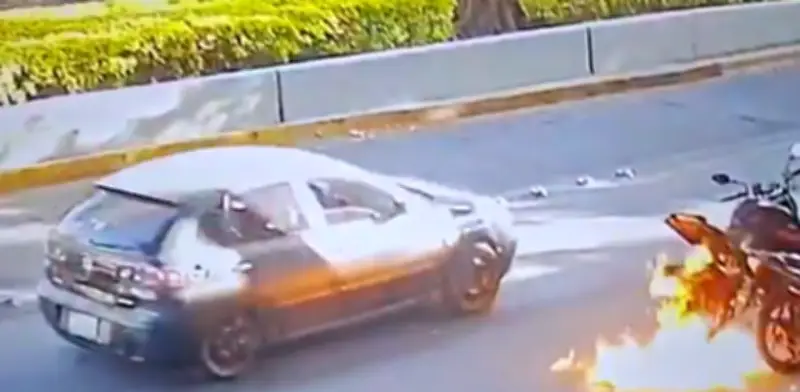 Atacan con bomba molotov motocicletas en Guadalajara mientras avanzan audiencias por rapiña