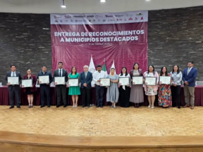Atizapán Santa Cruz recibe mención especial por fortalecer capacitación del servicio público