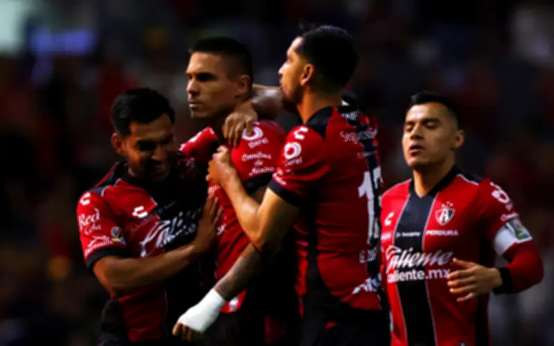 Atlas enfrenta prueba de fuego en Pachuca: Cocca mantiene a Aguirre en ataque