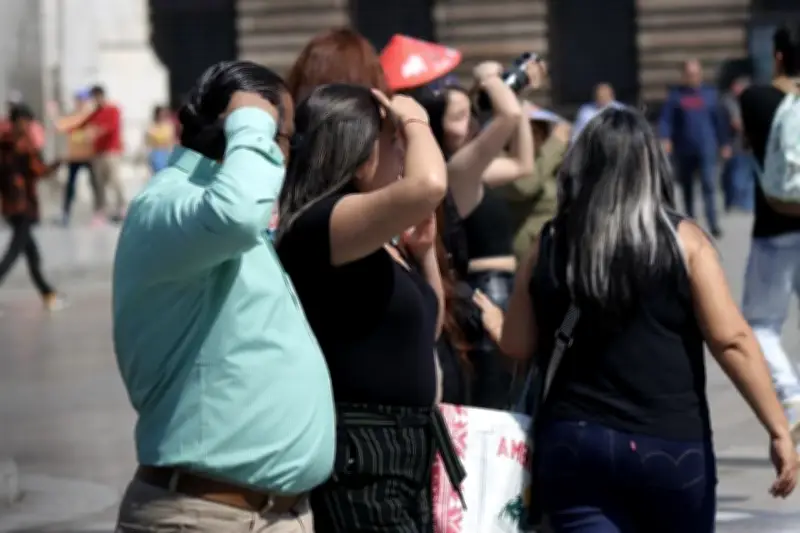 Autoridades alertan por intensa ola de calor en la Ciudad de México