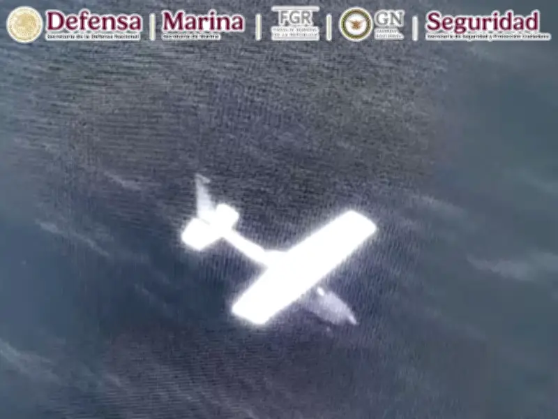 Autoridades aseguran avioneta con más de 500 kilos de cocaína en Oaxaca