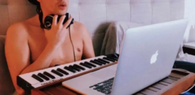 Bad Bunny corona una semana de premios con su nuevo álbum 'El último tour del mundo'