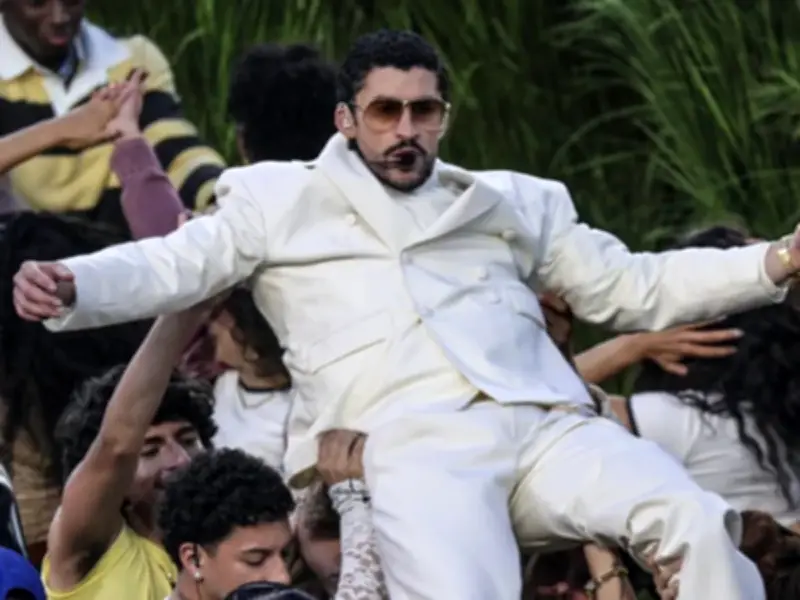 Bad Bunny en el Super Bowl LX: Un análisis cultural del espectáculo que redefinió la latinidad global