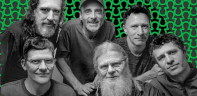 Bajofondo lanza OHM: un álbum retrofuturista con Cristian Castro y homenaje a Bowie