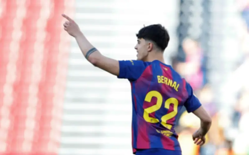 Barcelona golea 3-0 al Levante y recupera el liderato de La Liga en el Camp Nou