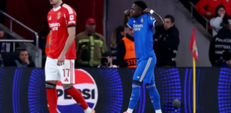 Benfica investiga a dos aficionados por gestos racistas contra Vinícius Jr en la Champions