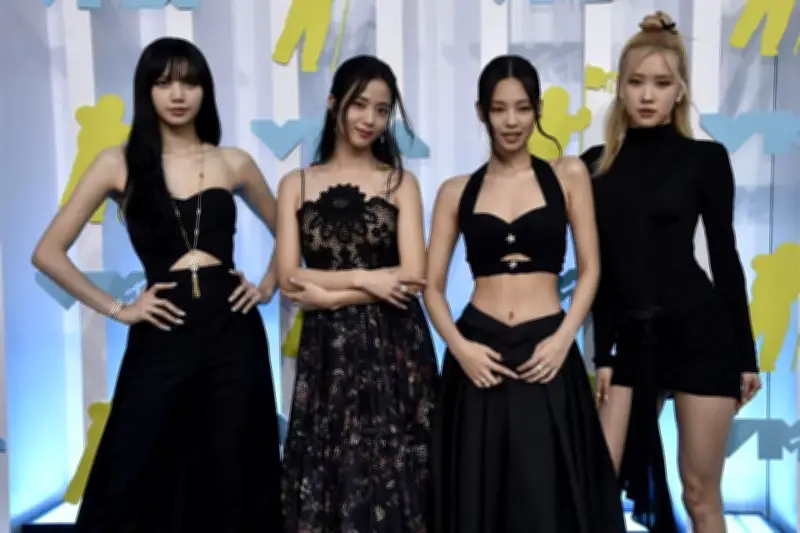 Blackpink lanza 'Deadline', su primer álbum en tres años, con gran expectativa