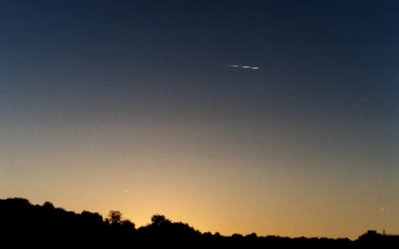 Bólido ilumina el cielo de Guadalajara: espectáculo celeste captado por Protección Civil