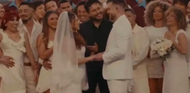 Boda en el show de Bad Bunny en el Super Bowl fue real, confirma su representante