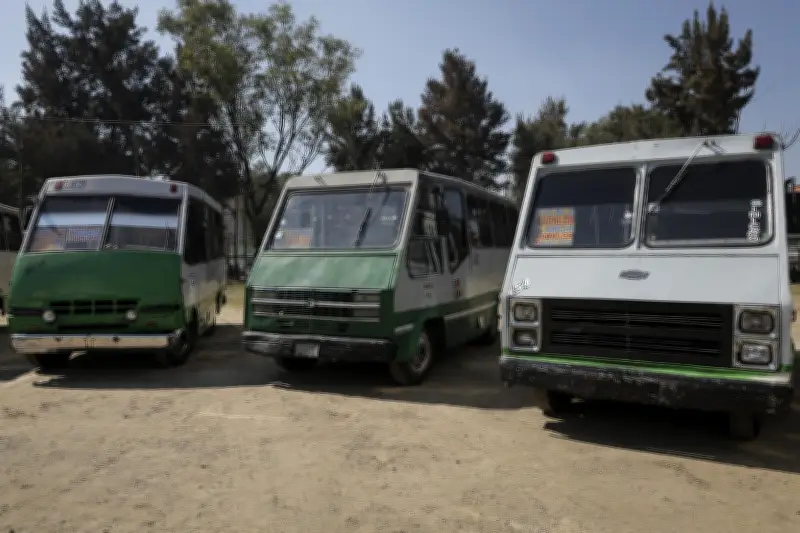 Brugada anuncia inversión millonaria para eliminar microbuses obsoletos en CDMX