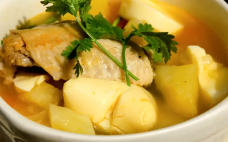 Caldo de Pollo: Más que un Consuelo, un Aliado Nutricional para la Salud