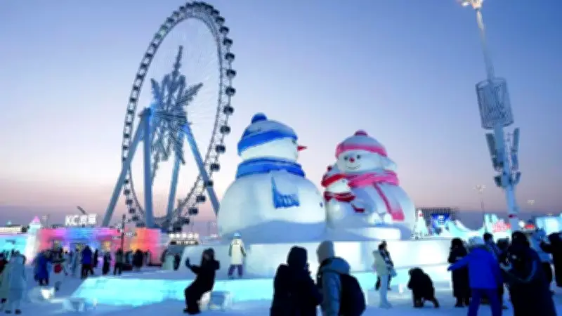 Calor anticipado obliga al cierre del mayor parque de hielo del mundo en Harbin