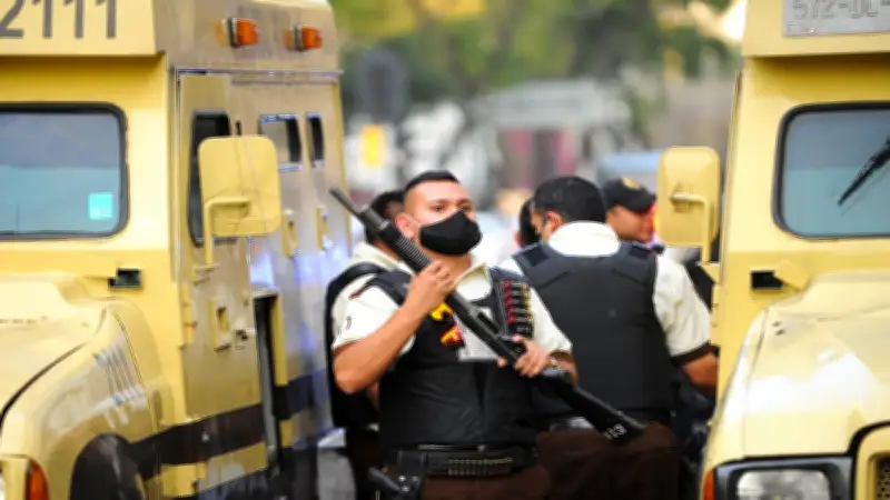 Camioneta de Valores Atropella a Franelero en Tlalpan: Video Capta Impacto