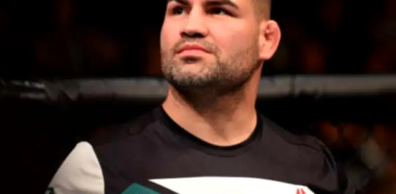 Caín Velásuez sale de prisión y anuncia seminario de respiración holotrópica