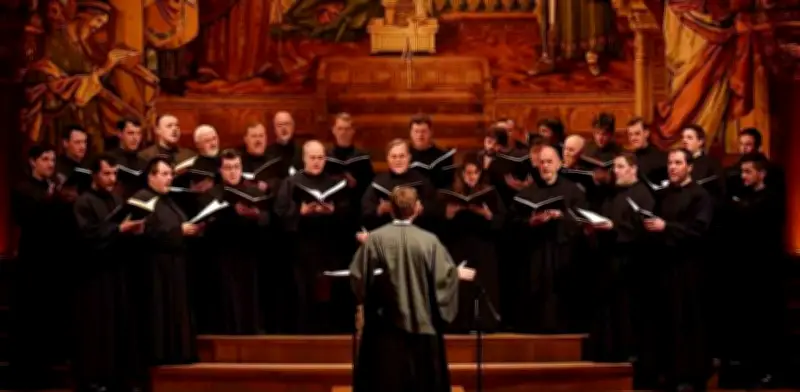 Cantos Gregorianos: El Sonido Milenario que Sigue Hipnotizando al Mundo Moderno