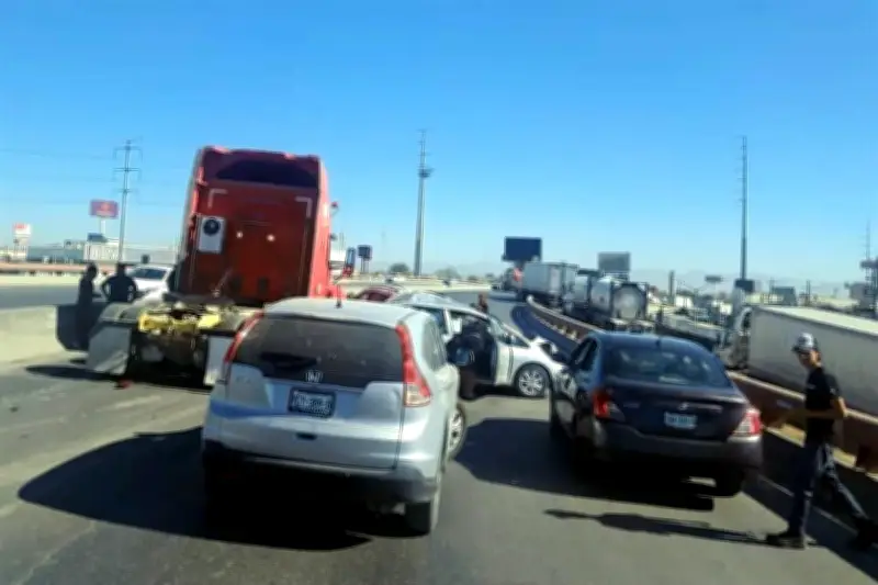 Carambola en Miguel Alemán provoca caos vial y afecta a miles de automovilistas