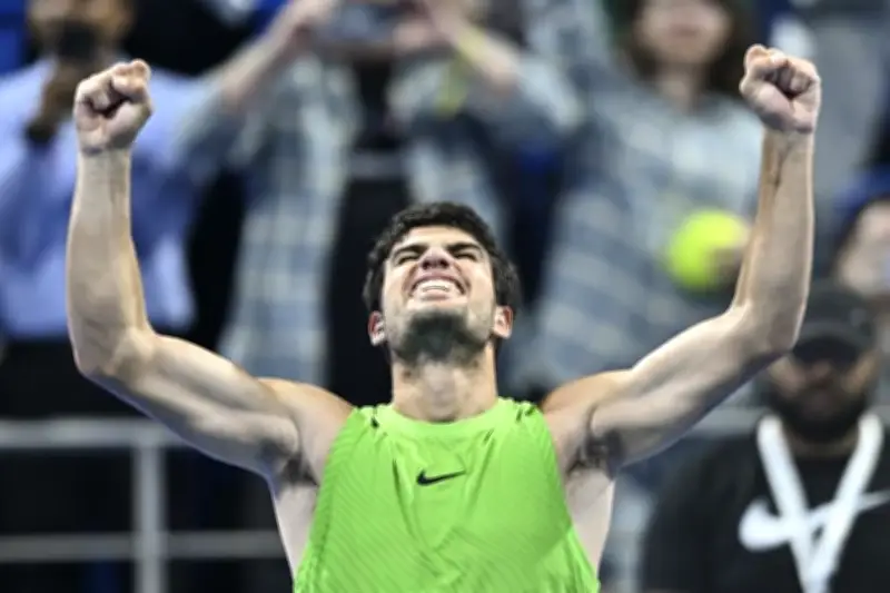 Carlos Alcaraz supera a Andrey Rublev y avanza a la final del ATP de Catar