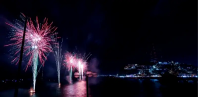 Carnaval de Mazatlán recrea histórica defensa contra invasión francesa con espectáculo pirotécnico