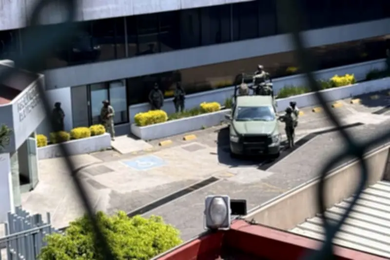 Carroza Funeraria Llega al Centro Federal Pericial Forense en la CDMX