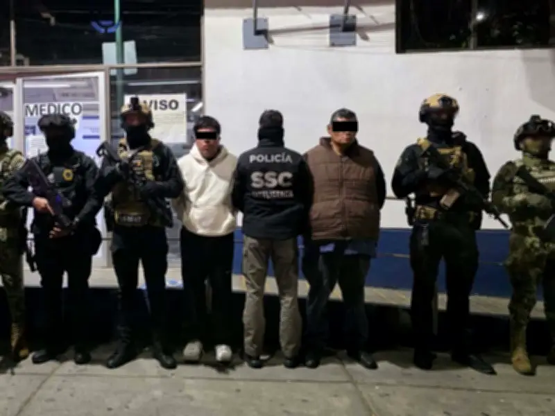 Cateo en Iztacalco: Aseguran 100 kg de autopartes y detienen a dos sujetos tras robo de vehículo